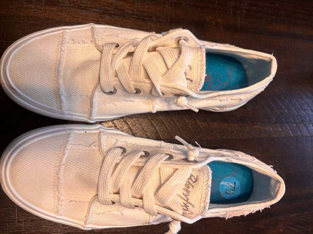 Blowfish Malibu Women's White Canvas Distressed Slip-On Sneakers